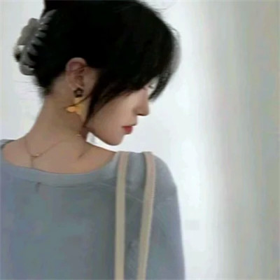 2025年女生头像真人高清好看图片