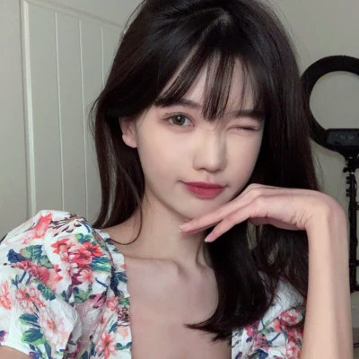 2025年女生头像真人高清好看图片