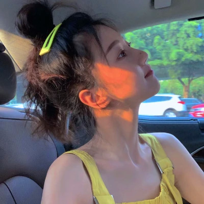 2025年女生头像真人高清好看图片