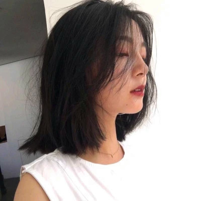 2025年女生头像真人高清好看图片