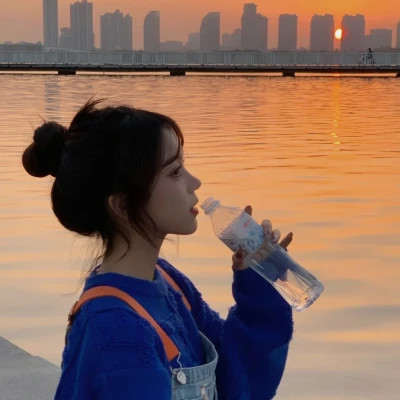 氛围感微信头像女