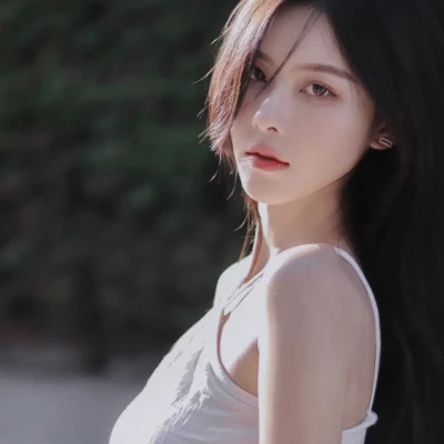 微信头像高级氛围感女生图片