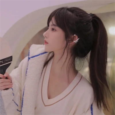 微信头像高级氛围感女生图片