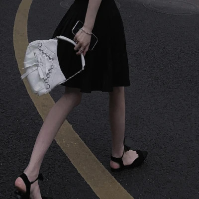 氛围感很强的高级感治愈系小众女头