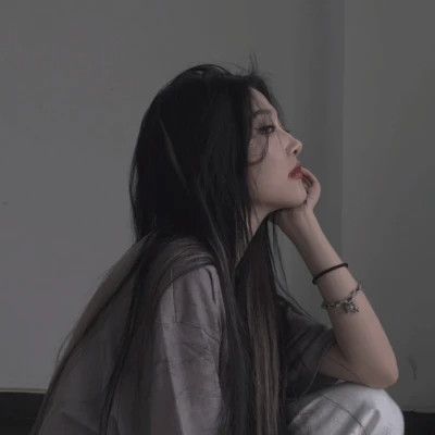 氛围感很强的高级感治愈系小众女头