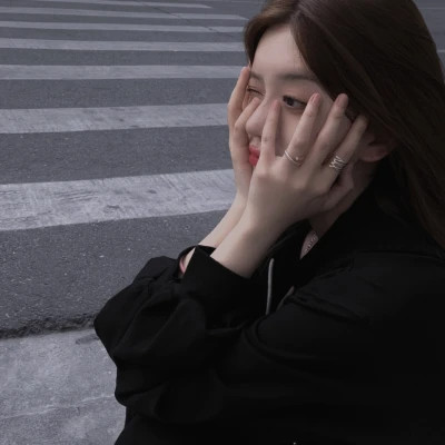 氛围感很强的高级感治愈系小众女头