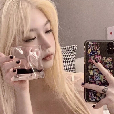 大气好看又高级的女生头像