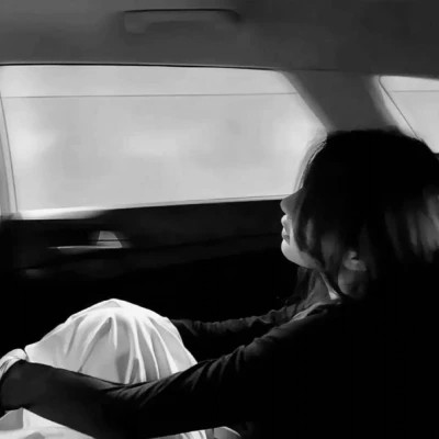 高级小众头像黑白女生