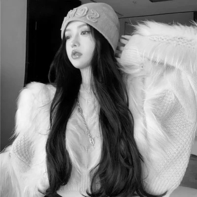 高级小众头像黑白女生