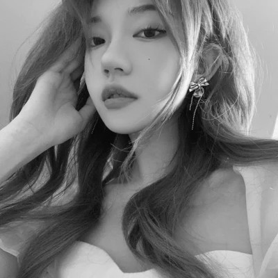 女生头像高级小众高冷黑白