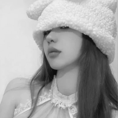 女生头像高级小众高冷黑白