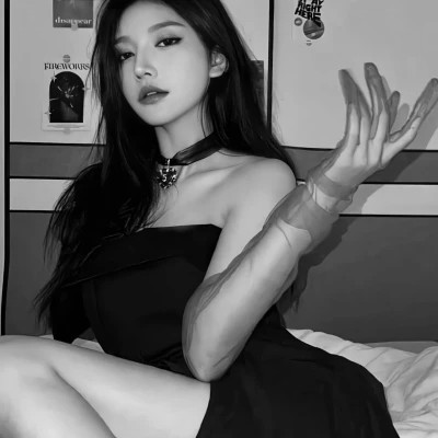 女生头像高级小众高冷黑白