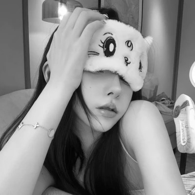 女生头像高级小众高冷黑白