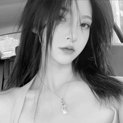 女生头像高级小众高冷黑白