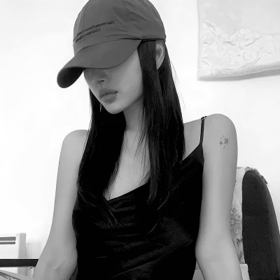 女生头像高级小众高冷黑白