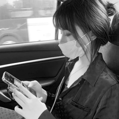 女生头像高级小众高冷黑白