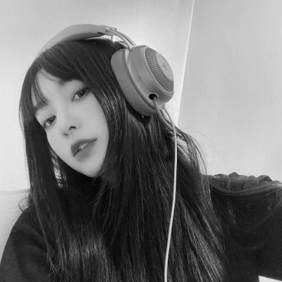 女生头像高级小众高冷黑白