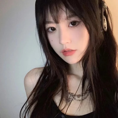 自由且高级的头像