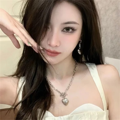 自由且高级的头像
