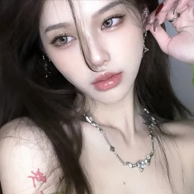 自由且高级的头像