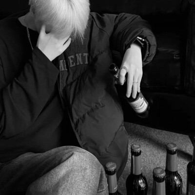优质男头像高级黑白
