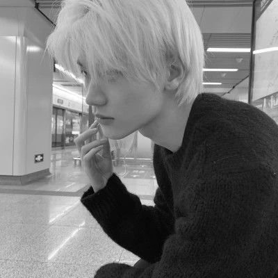黑白系头像男帅气