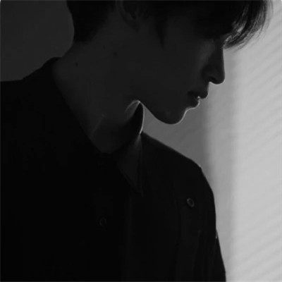 黑白系头像男帅气
