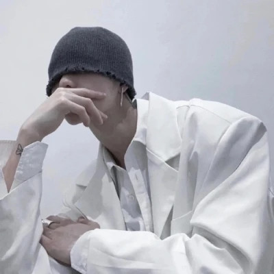 男生帅气冷酷头像