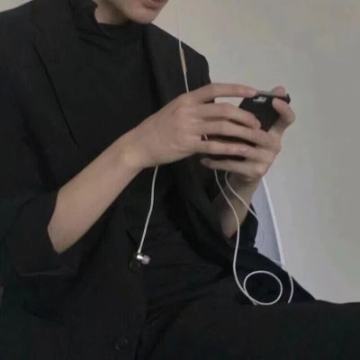 男生帅气冷酷头像