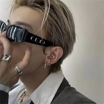 男生帅气冷酷头像