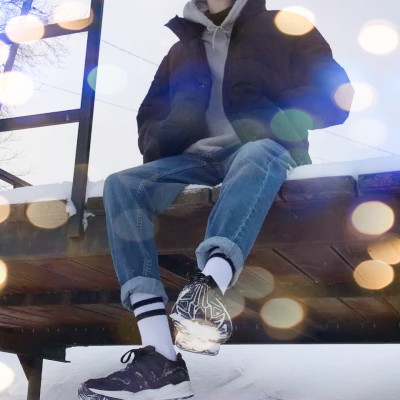 夜晚的头像男