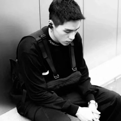 优质黑白男头像