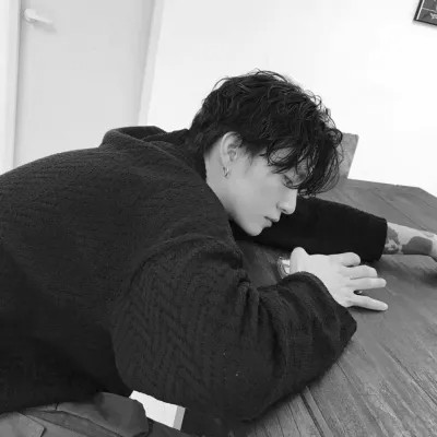 优质黑白男头像