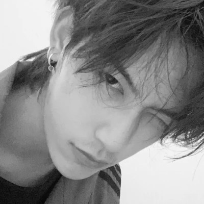 优质黑白男头像