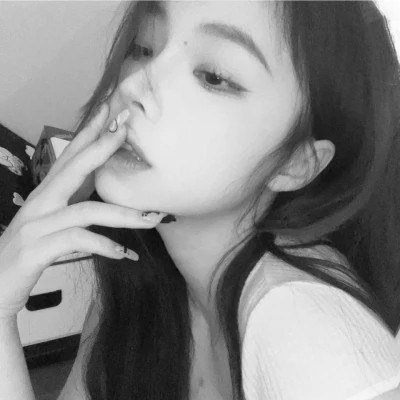 女人黑白头像高冷魅惑