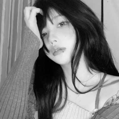 女人黑白头像高冷魅惑