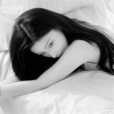 女人黑白头像高冷魅惑