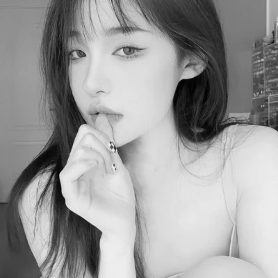 女人黑白头像高冷魅惑