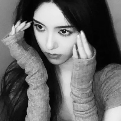 女人黑白头像高冷魅惑