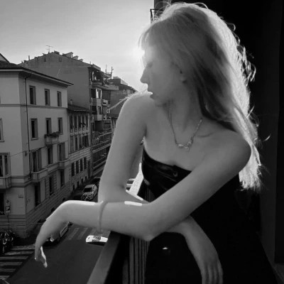 女人黑白头像高冷魅惑