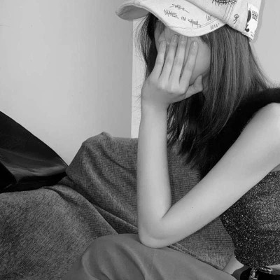 女人黑白头像高冷魅惑