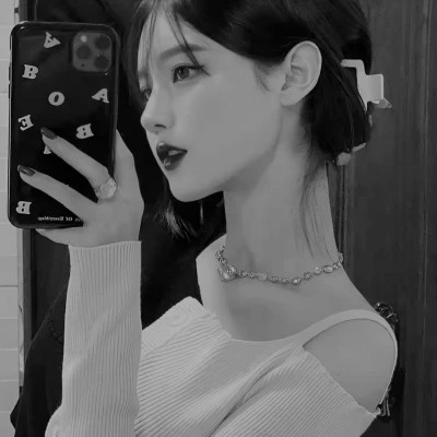 女人黑白头像高冷魅惑