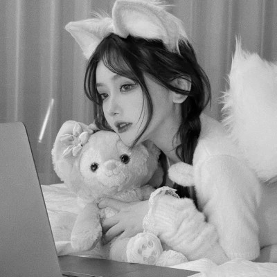 女人黑白头像高冷魅惑