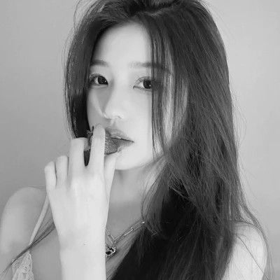 女人黑白头像高冷魅惑