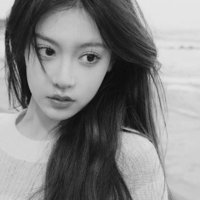 女人黑白头像高冷魅惑