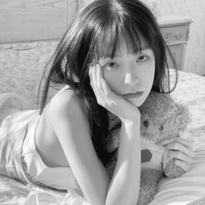 女人黑白头像高冷魅惑