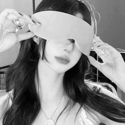 女人黑白头像高冷魅惑