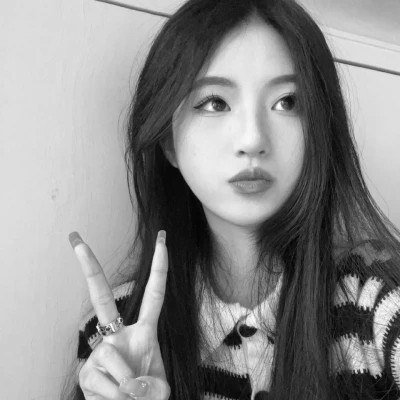 女人黑白头像高冷魅惑