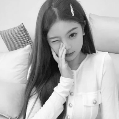 女人黑白头像高冷魅惑
