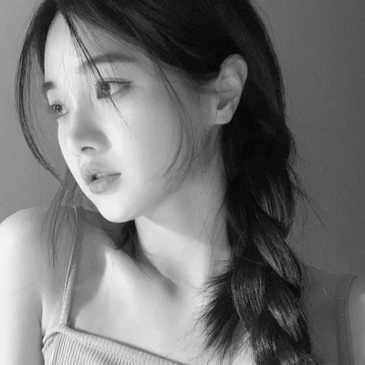 女人黑白头像高冷魅惑